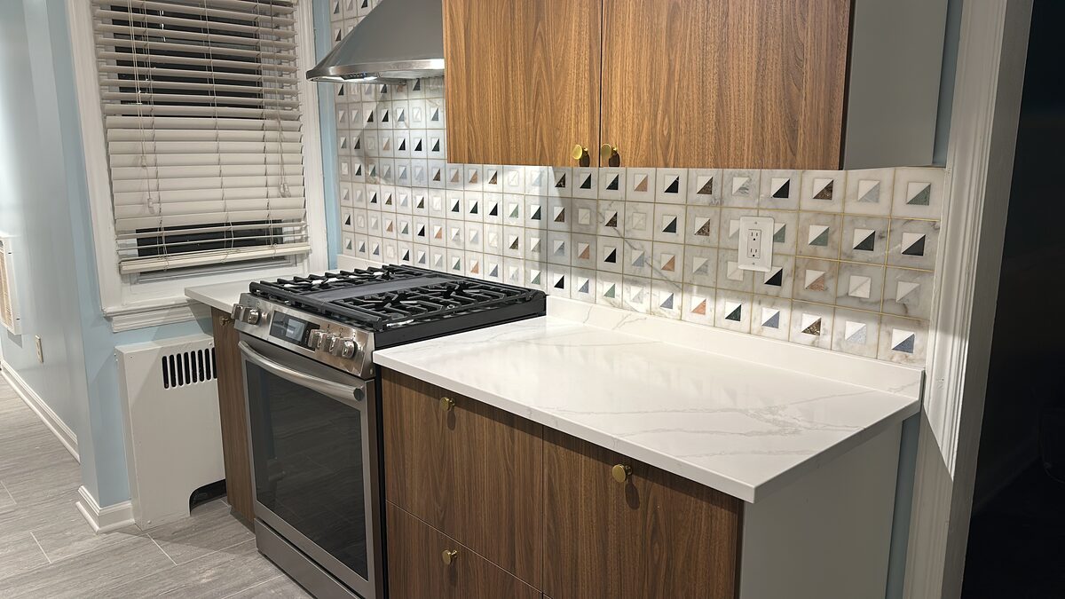 Custom backsplash detail by DYS Construction